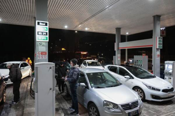 BO file e disagi ai distributori di benzina in previsione dello sciopero benzinai indetto dalle 19 del 24 gennaio