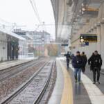 Monza, minore spinto contro treno a Seregno: ferito
