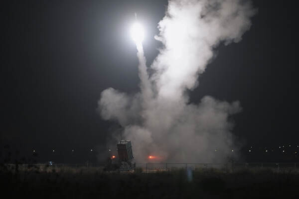 Gaza, proseguono attacchi israeliani e lancio di razzi