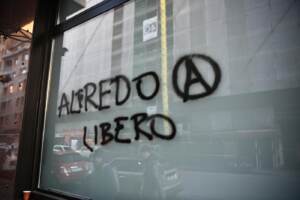 Torino - Presidio anarchico in favore di Alfredo Cospito