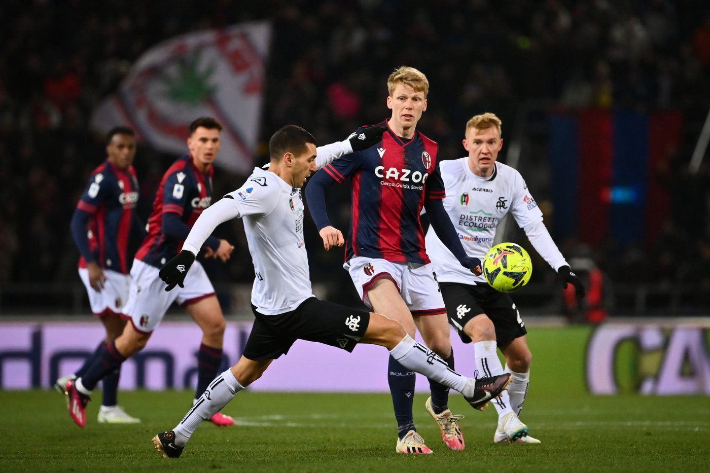 Bologna-Spezia 2-0, emiliani agganciano il Toro Bologna-Spezia 2-0, emiliani agganciano il Toro