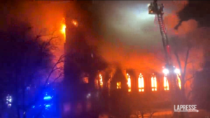 Londra, incendio distrugge chiesa di epoca vittoriana