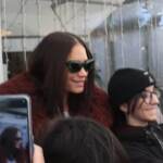 Sanremo, Elodie: selfie e sorrisi con i fan