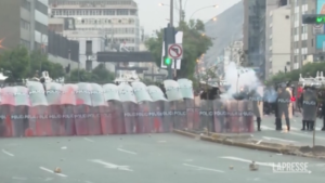 Perù, scontri a Lima durante proteste antigovernative