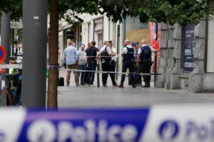 Belgio, furgone cointro terrazza a Bruxelles