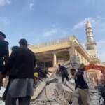 Pakistan, talebani rivendicano attentato a moschea