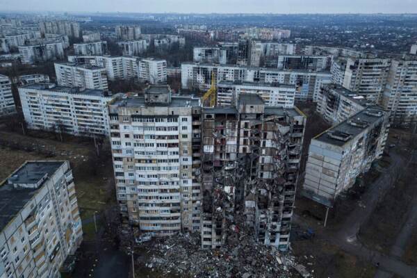 Ucraina, attacco missilistico a Kharkiv: un morto e tre feriti