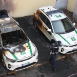 Milano, molotov contro auto polizia locale