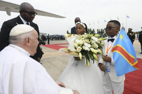 Papa Francesco in arrivo nella Repubblica Democratica del Congo durante il durante il Viaggio Apostolico