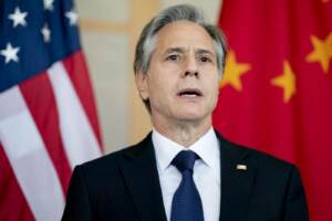 USA-Cina, Antony Blinken incontra il Ministro degli Esteri cinese Wang Yi a Bali