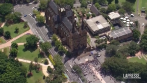 Australia, proteste durante i funerali del cardinale Pell