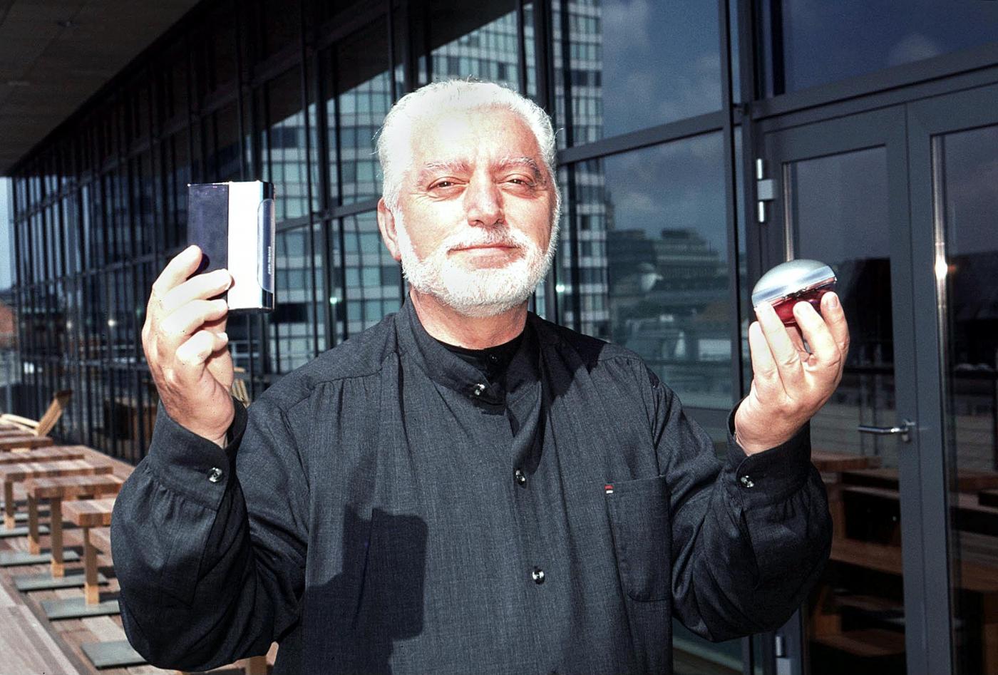 Moda, è morto lo stilista Paco Rabanne Moda, è morto lo stilista Paco Rabanne