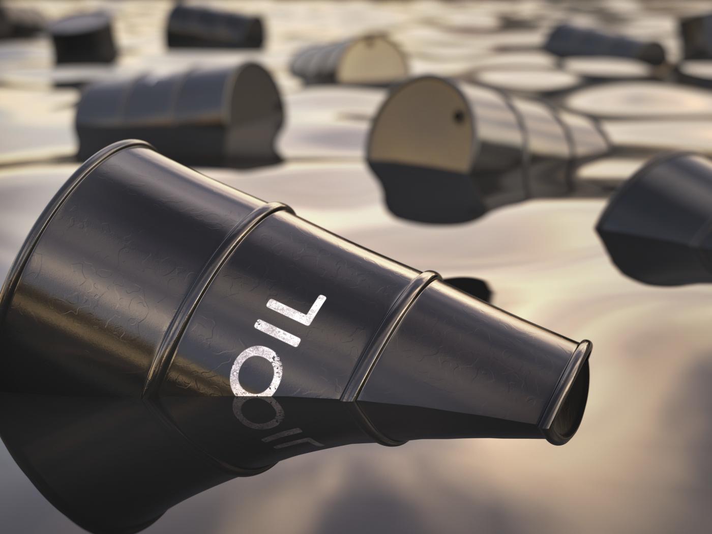 Ue, price cap a 100 dollari su petrolio raffinato russo