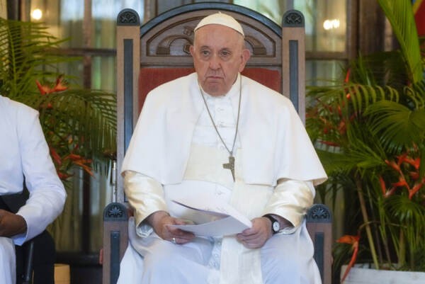 Papa in Africa, Francesco a vescovi: “Perdonate sempre”