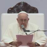 Papa in Africa: “Chiesa stia attenta a mondanità”