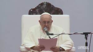 Papa in Africa: “Chiesa stia attenta a mondanità”