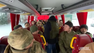 Ucraina, Mosca annuncia scambio prigionieri con Kiev