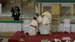 Papa in Africa, incontro con vescovi e sacerdoti a Giuba