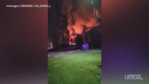 Usa, treno deraglia e divampa incendio