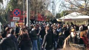 Cospito, decine di anarchici in piazza a Roma