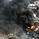Usa, in Ohio treno deraglia e prende fuoco