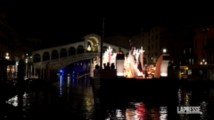 Venezia, spettacolo sul Canal Grande per il Carnevale