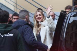 Festival di Sanremo 2023, Chiara Ferragni arriva al Teatro Ariston per le prove
