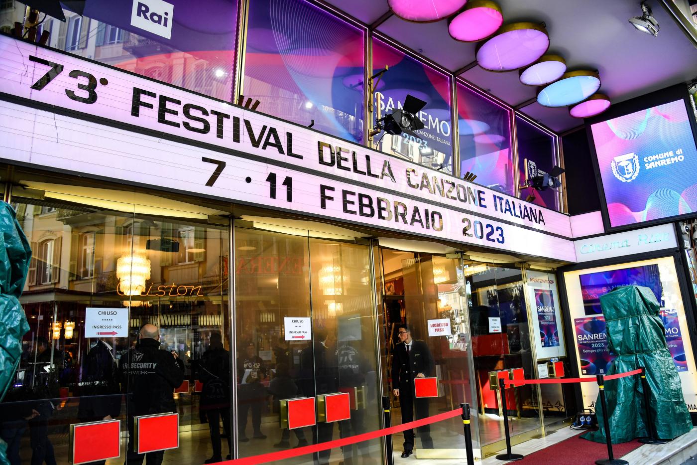 Sanremo, stasera inizia 73esima edizione Sanremo, stasera inizia 73esima edizione
