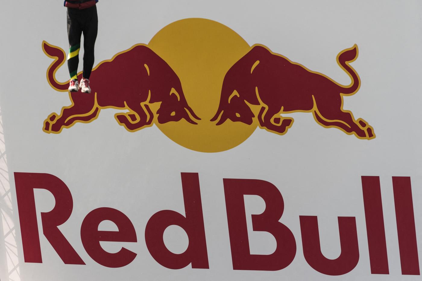 Red Bull, guerra dei loghi con cantina Mamoiada