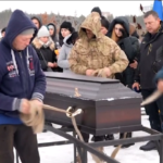 Ucraina, a Kiev il funerale di un soldato morto a Bakhmut