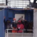 Migranti, nave Sea Eye sbarca a Napoli