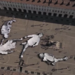 Torino, in piazza l’arte di JR per i bambini rifugiati