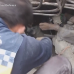 Siria, bimba estratta viva dalle macerie