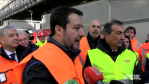 Carburanti, Salvini: “Sopra i 2 euro taglio delle accise”