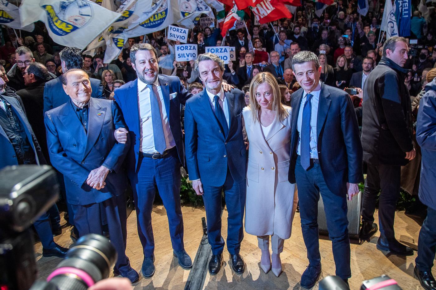 Lombardia, Berlusconi Salvini e Meloni a kermesse centrodestra
