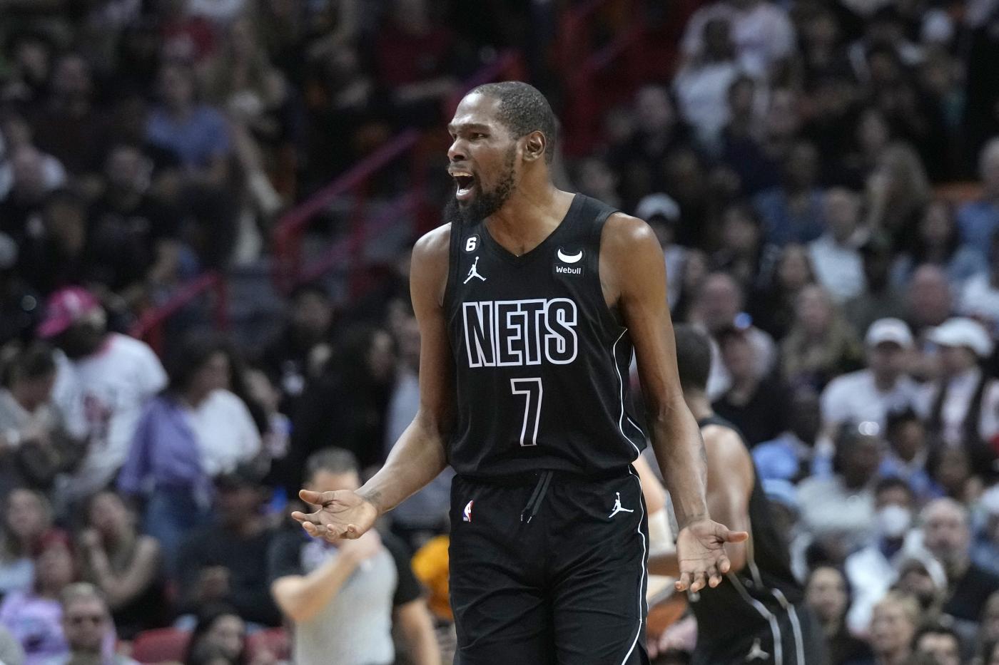 Nba, colpo Phoenix: arriva Kevin Durant