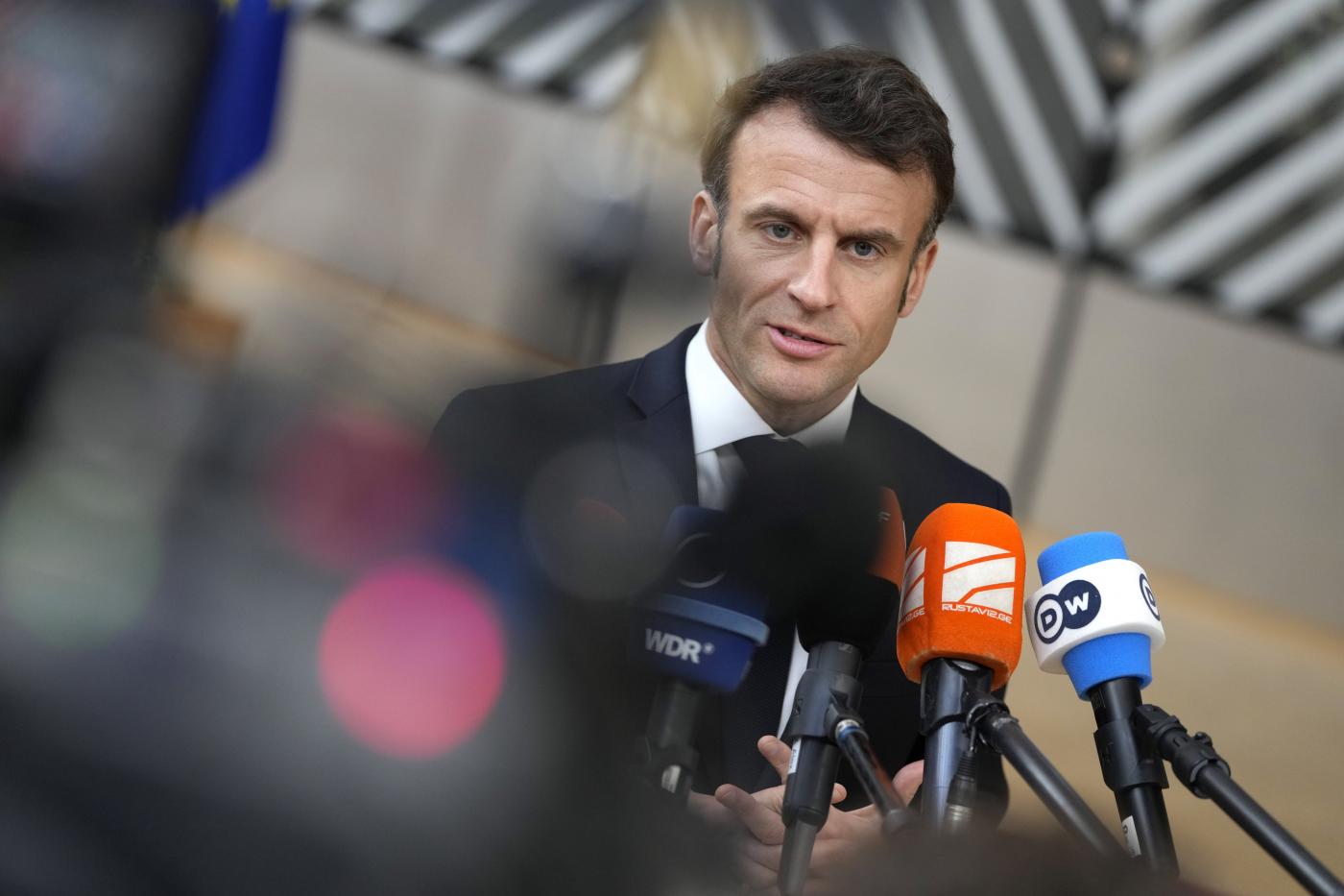 Ucraina, Meloni: “Invito Macron a Zelensky inopportuno”