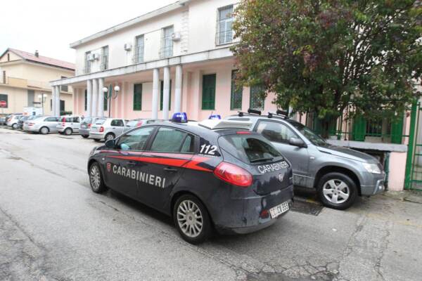 Caserta, maestra maltratta alunni di una scuola a Parata