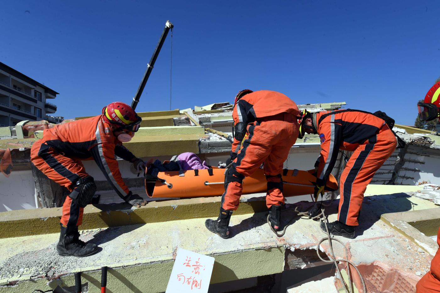 Turchia, 30enne estratto vivo dopo 101 ore