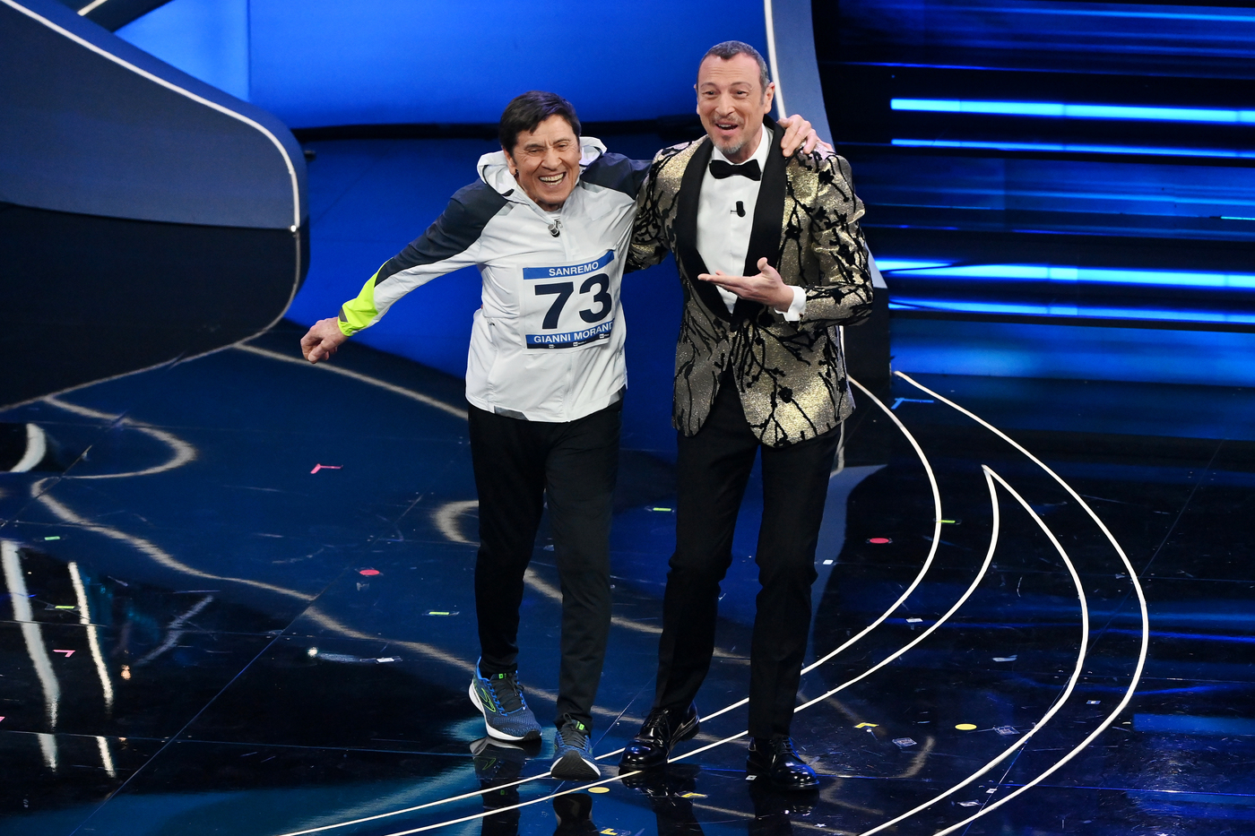 Sanremo, Morandi sul palco in tenuta da jogging