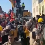 Turchia, donna salvata dopo 128 ore sotto macerie