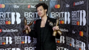 Brit Awards 2023, Harry Styles trionfa