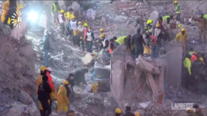 Turchia, proseguono i soccorsi dopo terremoto