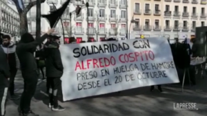 Cospito, corteo anarchico in centro a Madrid