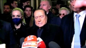 Ucraina, Berlusconi: “Da presidente non avrei parlato a Zelensky”