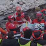 Turchia, uomo estratto vivo dalle macerie a Antakya
