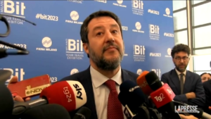 Ucraina, Salvini: “D’accordo su equiparare eserciti per pace”