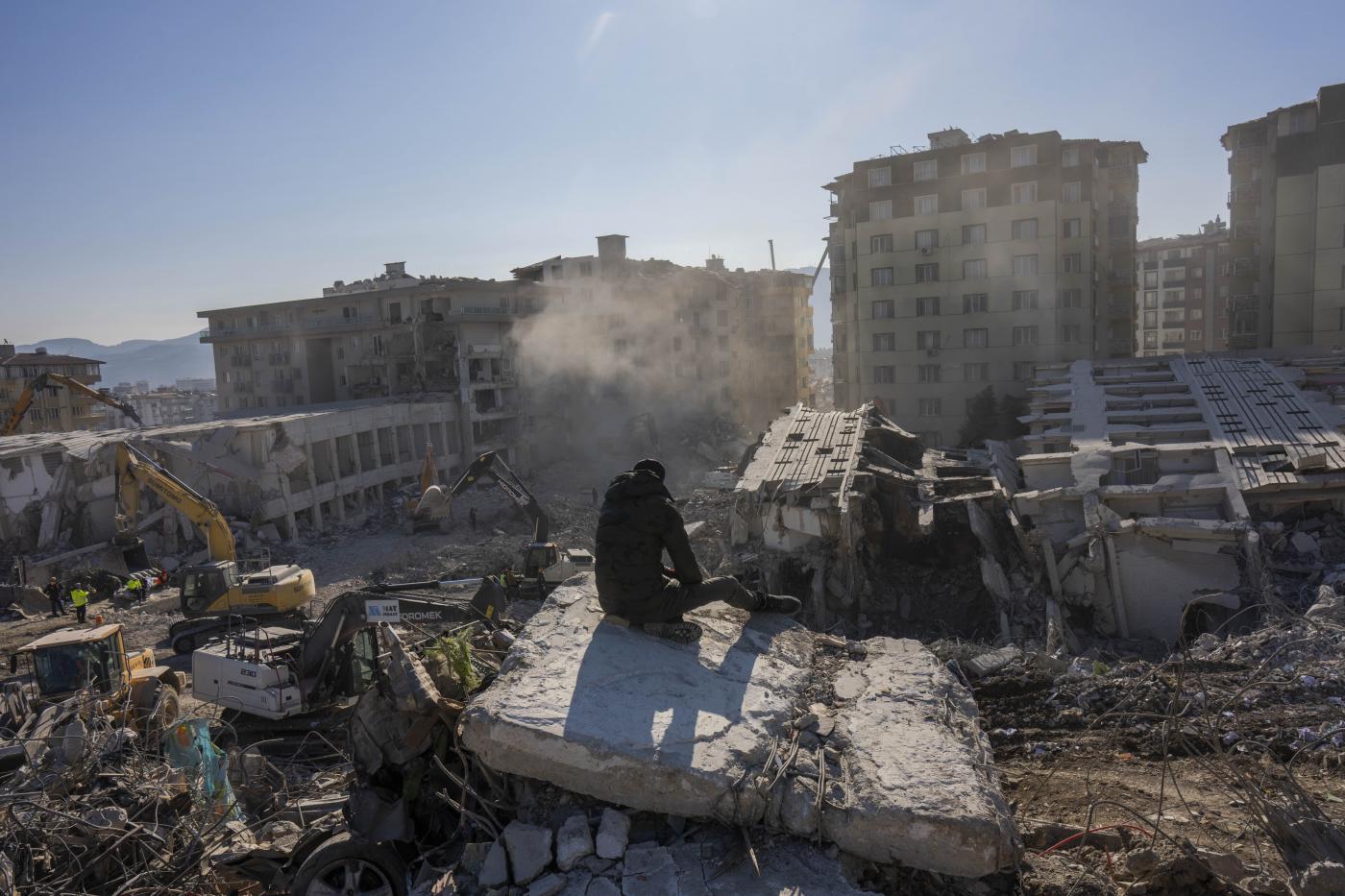 Turchia, salvata dopo 222 ore sotto le macerie