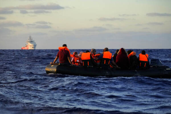 Migranti, Emergency soccorre 156 persone