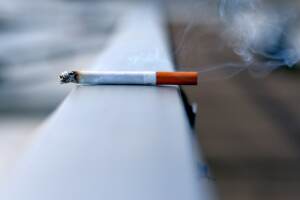Sigarette, scatta l’aumento dei costi